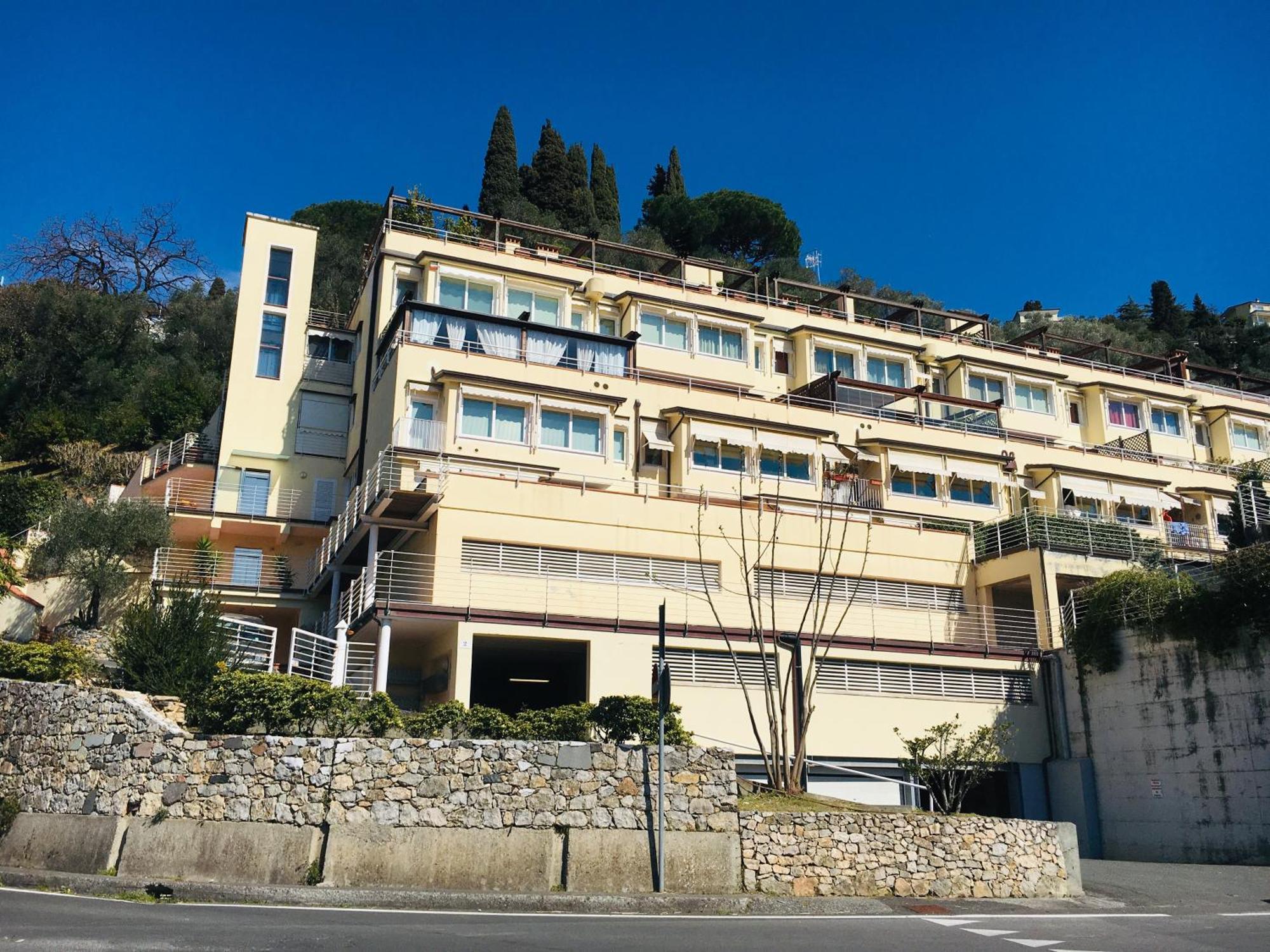 Ledonia Apartment Леричи Екстериор снимка