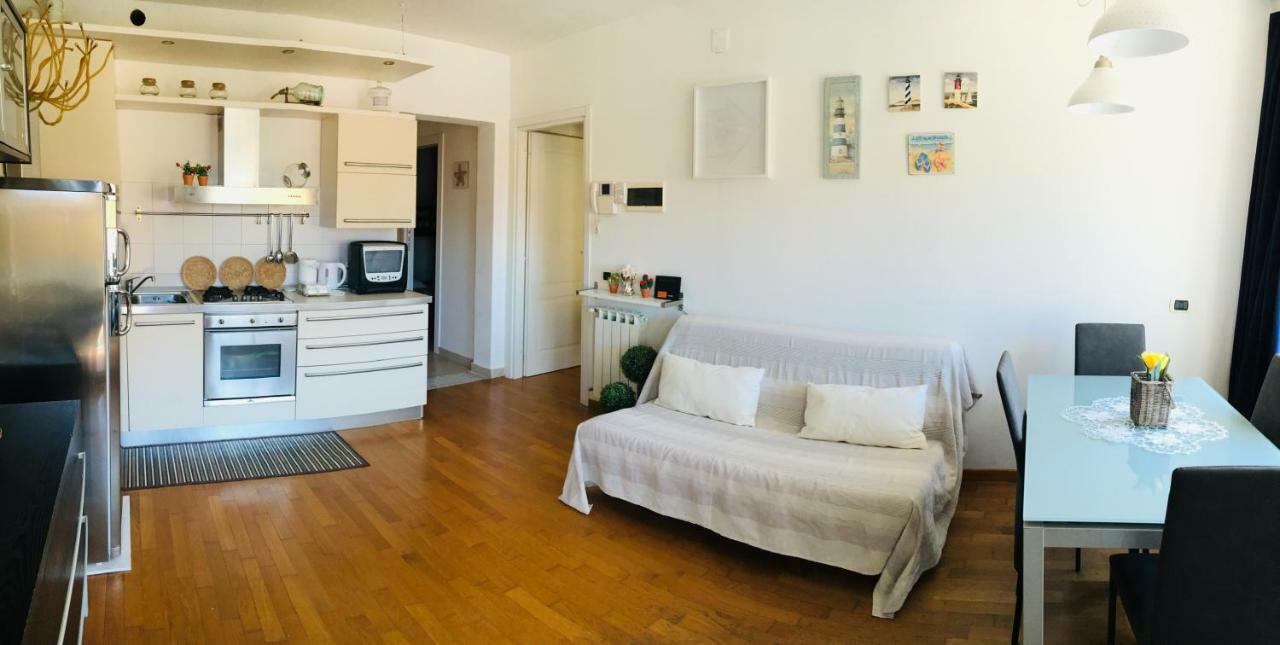 Ledonia Apartment Леричи Екстериор снимка
